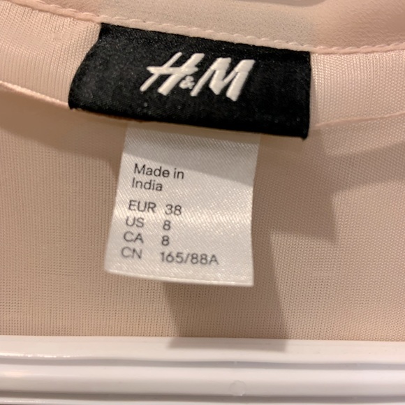 Cute ruffled dress - Picture 4 of 5